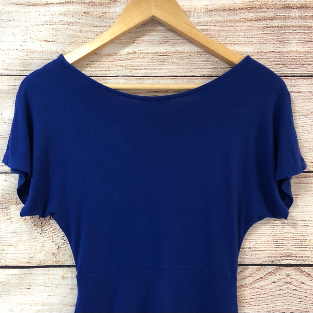 Express Top With Ruching - Picture 5 of 5
